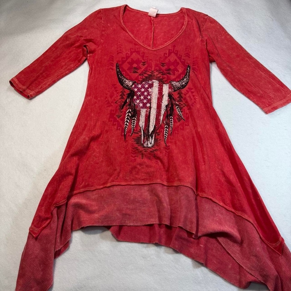 Liberty Wear Red Rhinestone Steer Skull Western Tunic Small Handkerchief Hem